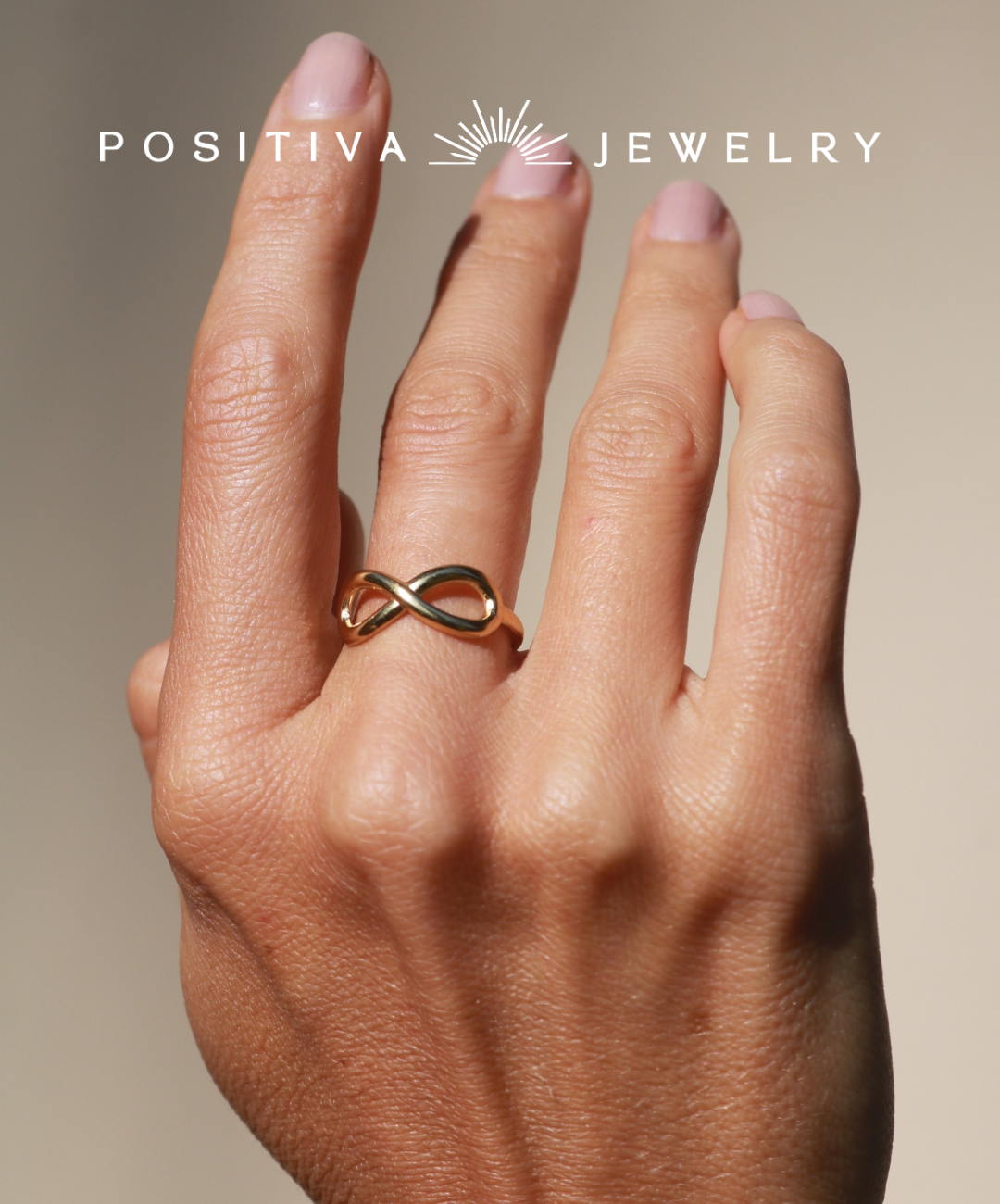 Verstellbarer Infinity Ring aus Edelstahl vergoldet mit 18K