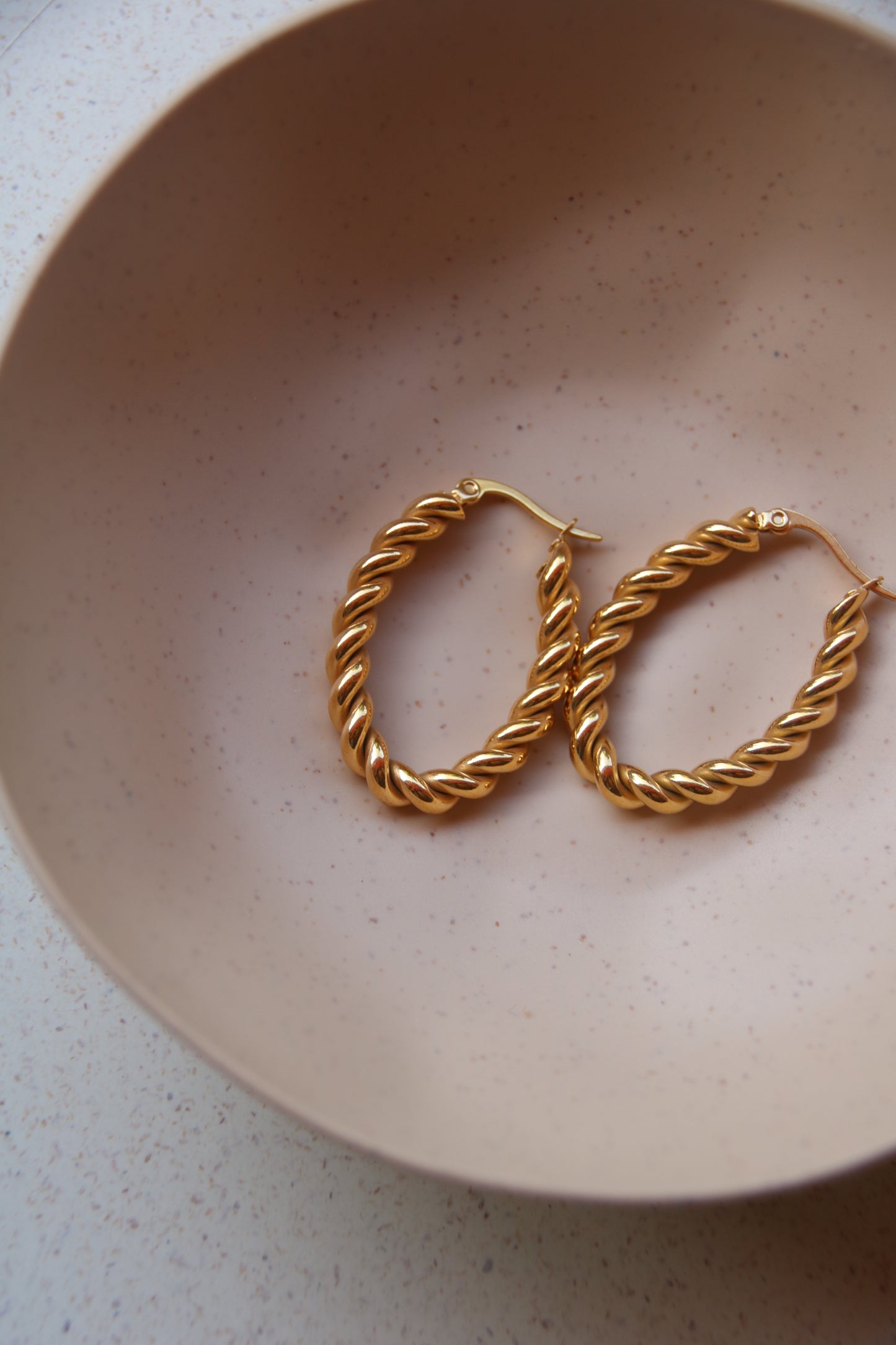 Boucles d'oreilles créoles ovales tressées en acier inoxydable 18 carats