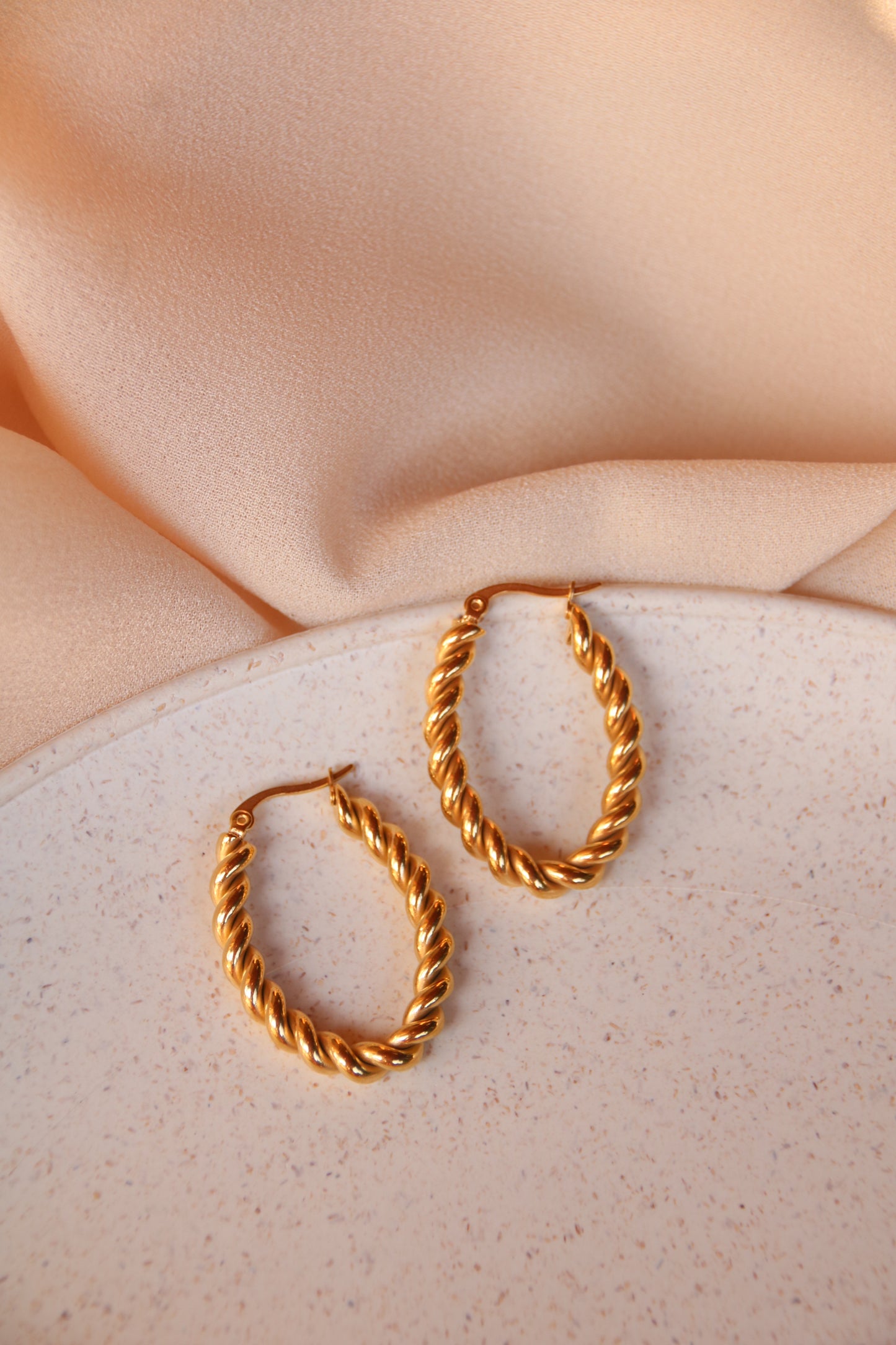 Boucles d'oreilles créoles ovales tressées en acier inoxydable 18 carats