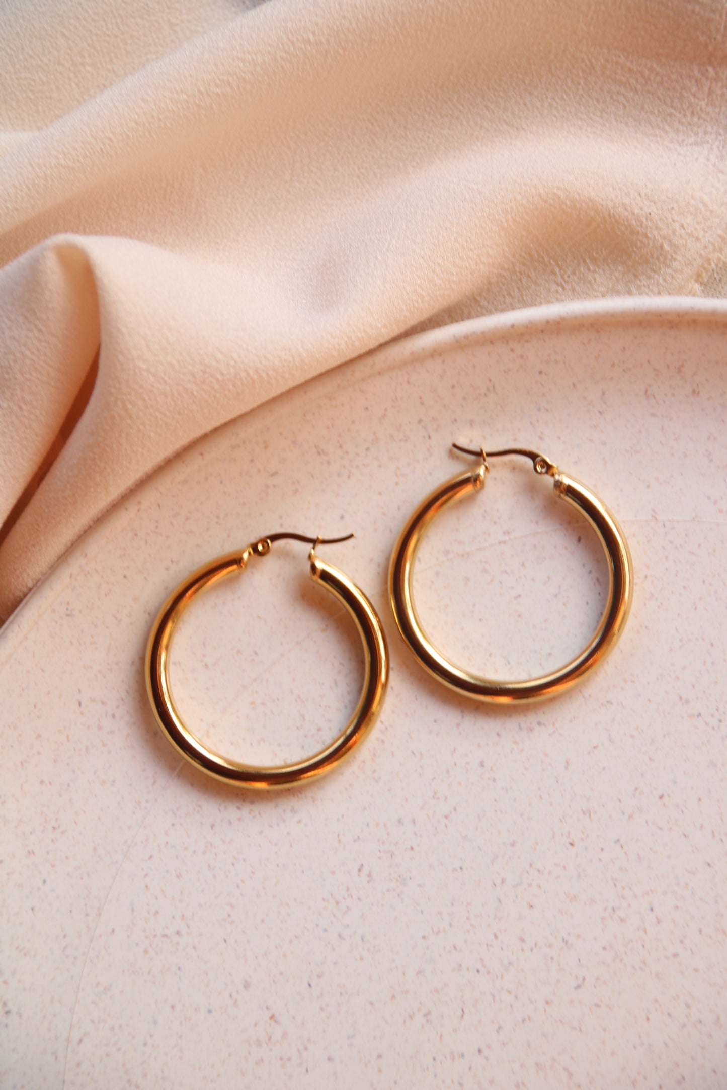 Boucles d'oreilles créoles classiques en or en acier inoxydable 18 carats