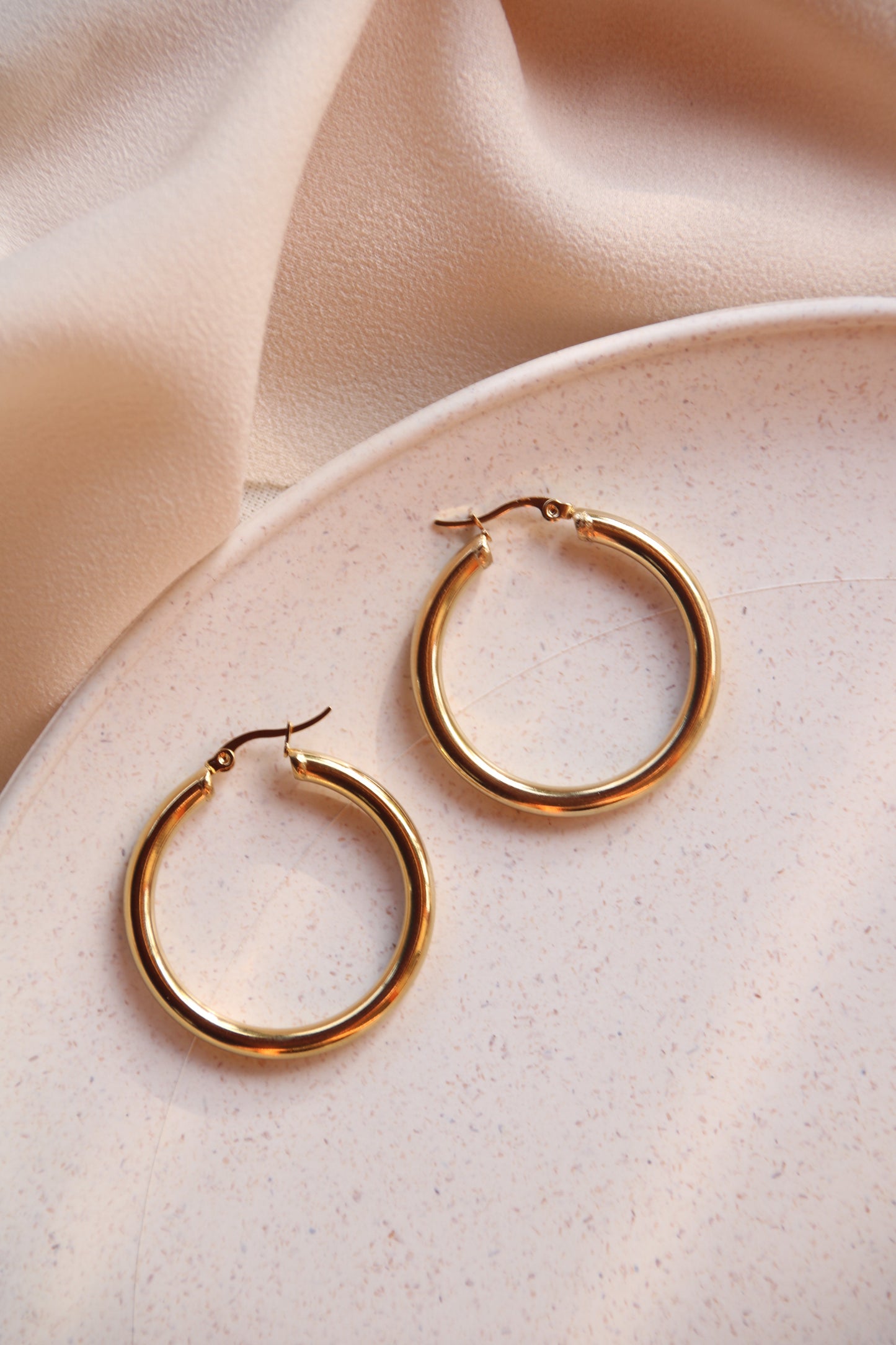 Boucles d'oreilles créoles classiques en or en acier inoxydable 18 carats
