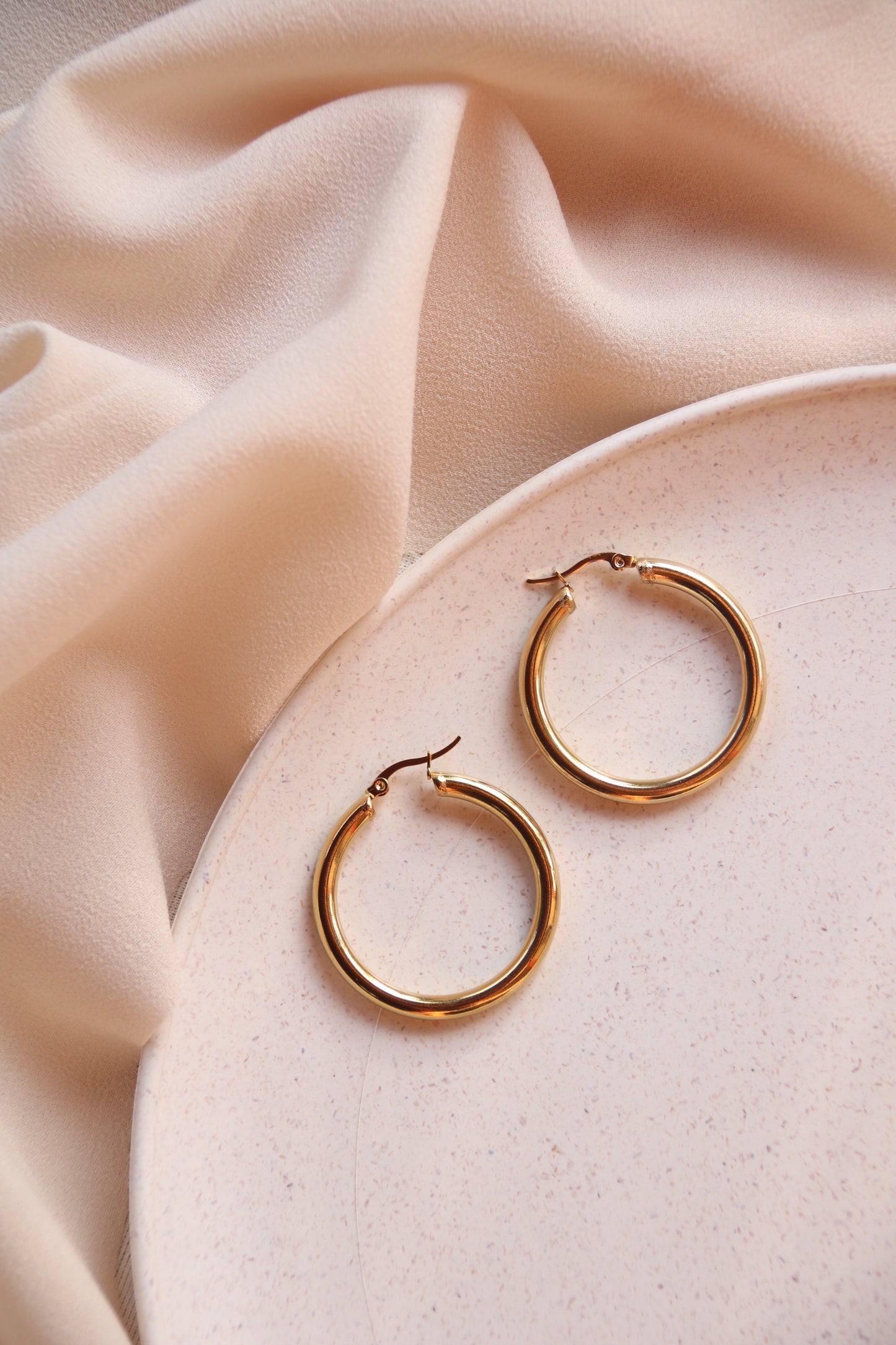 Boucles d'oreilles créoles classiques en or en acier inoxydable 18 carats
