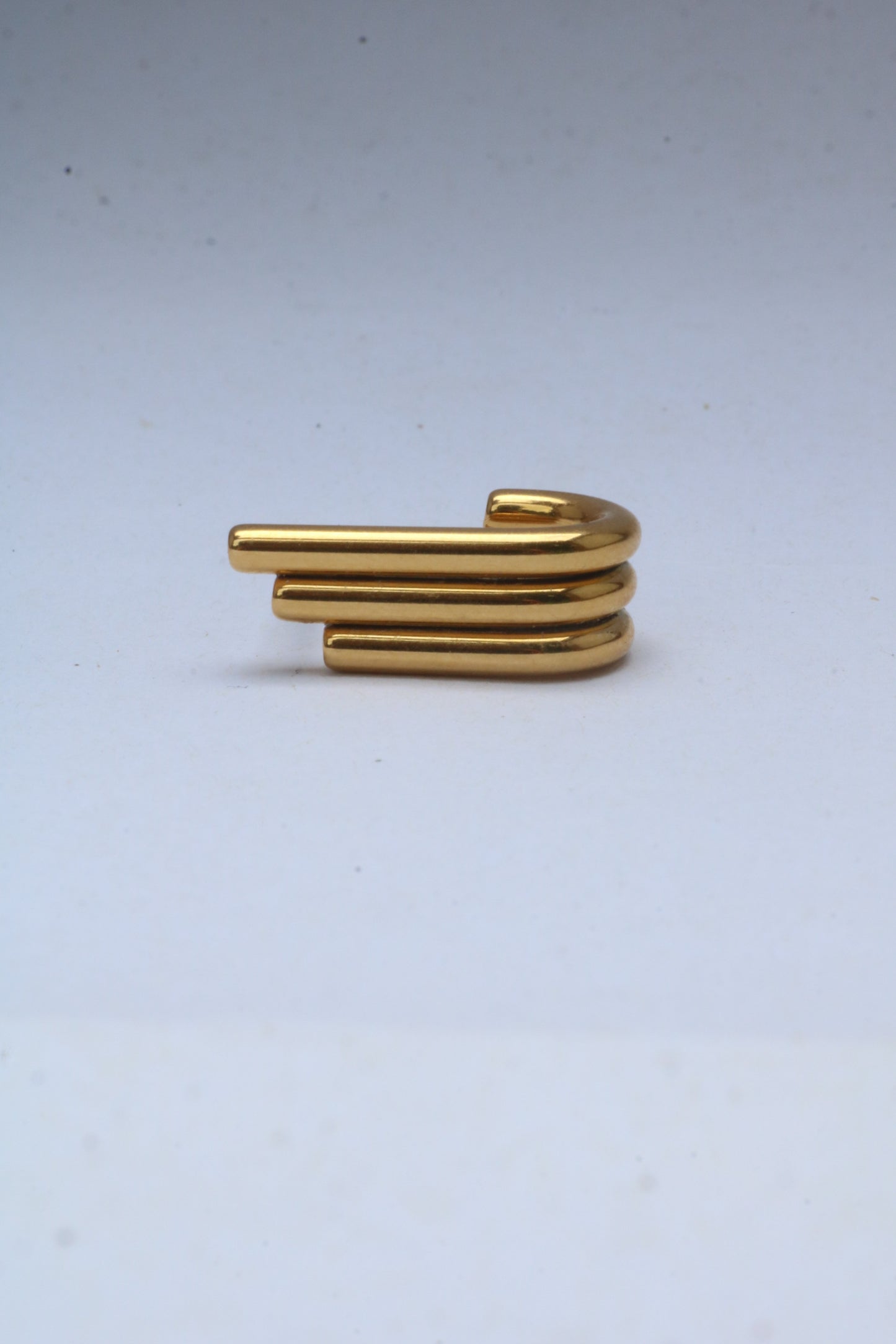 Minimalist Golden Wave Ring: Adjustable size made of 18 stainless steel