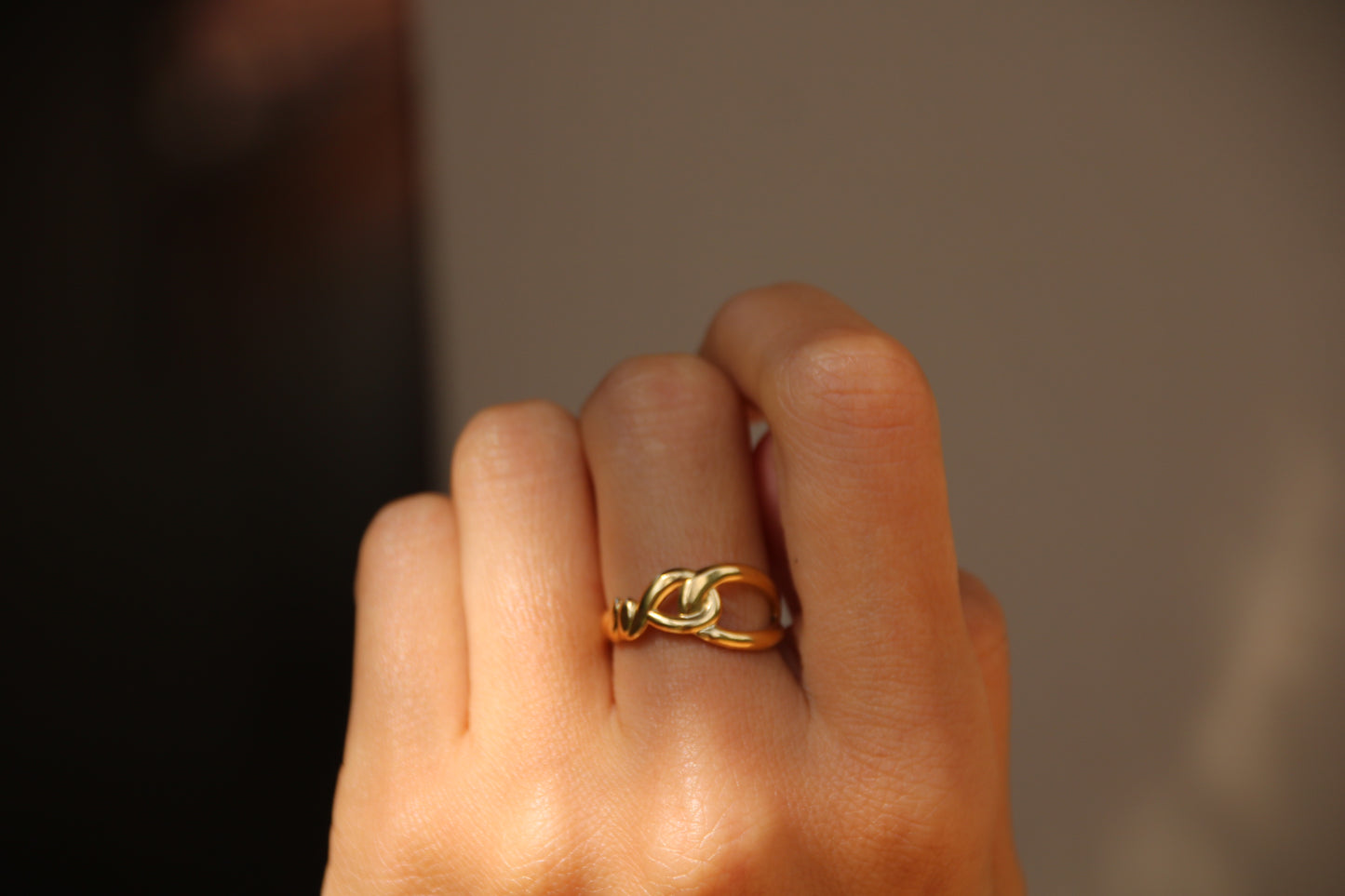 Bague à maillons dorés