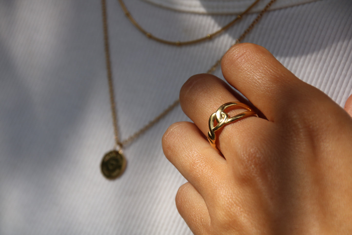 Bague à maillons dorés