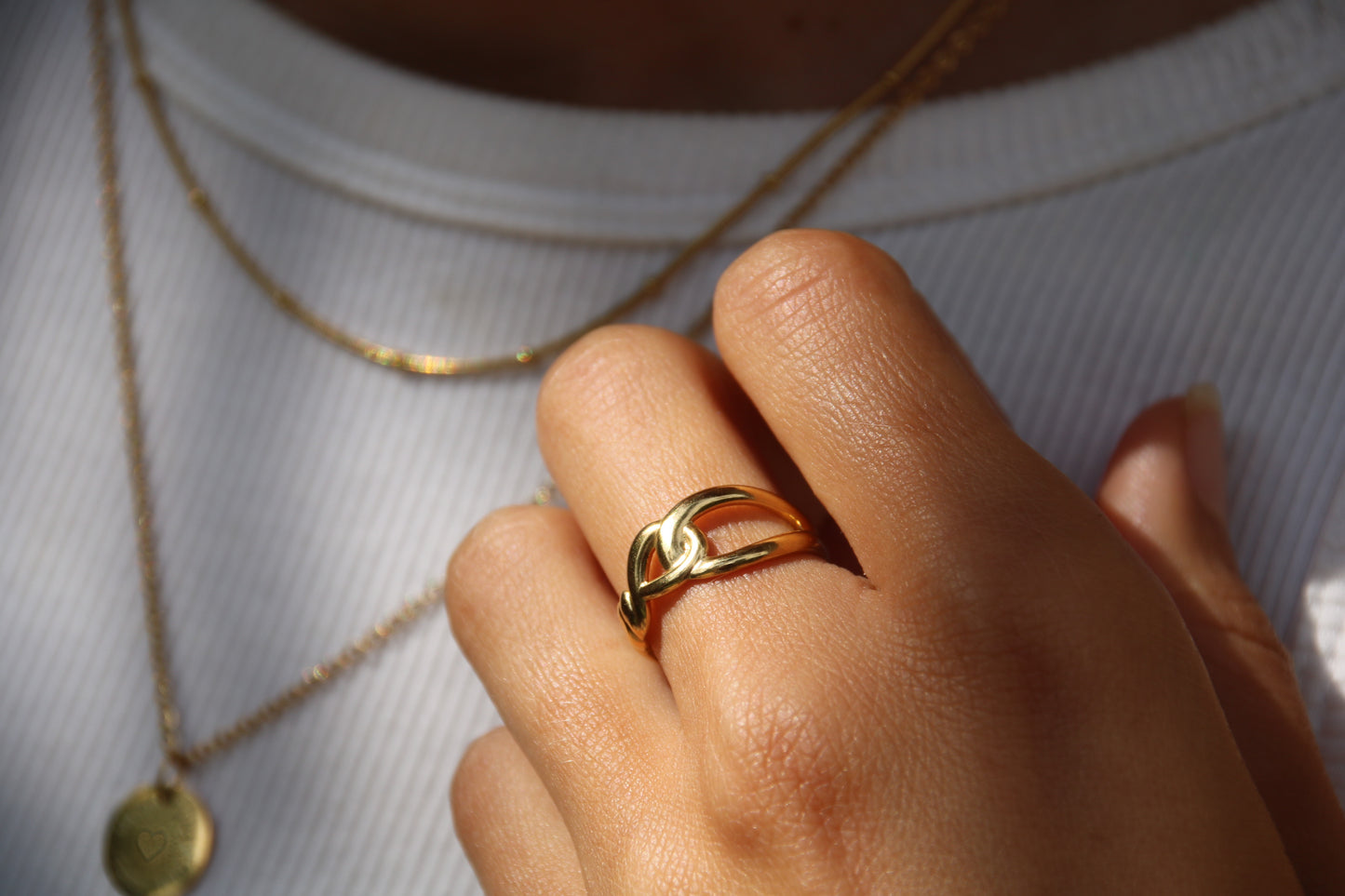 Bague à maillons dorés