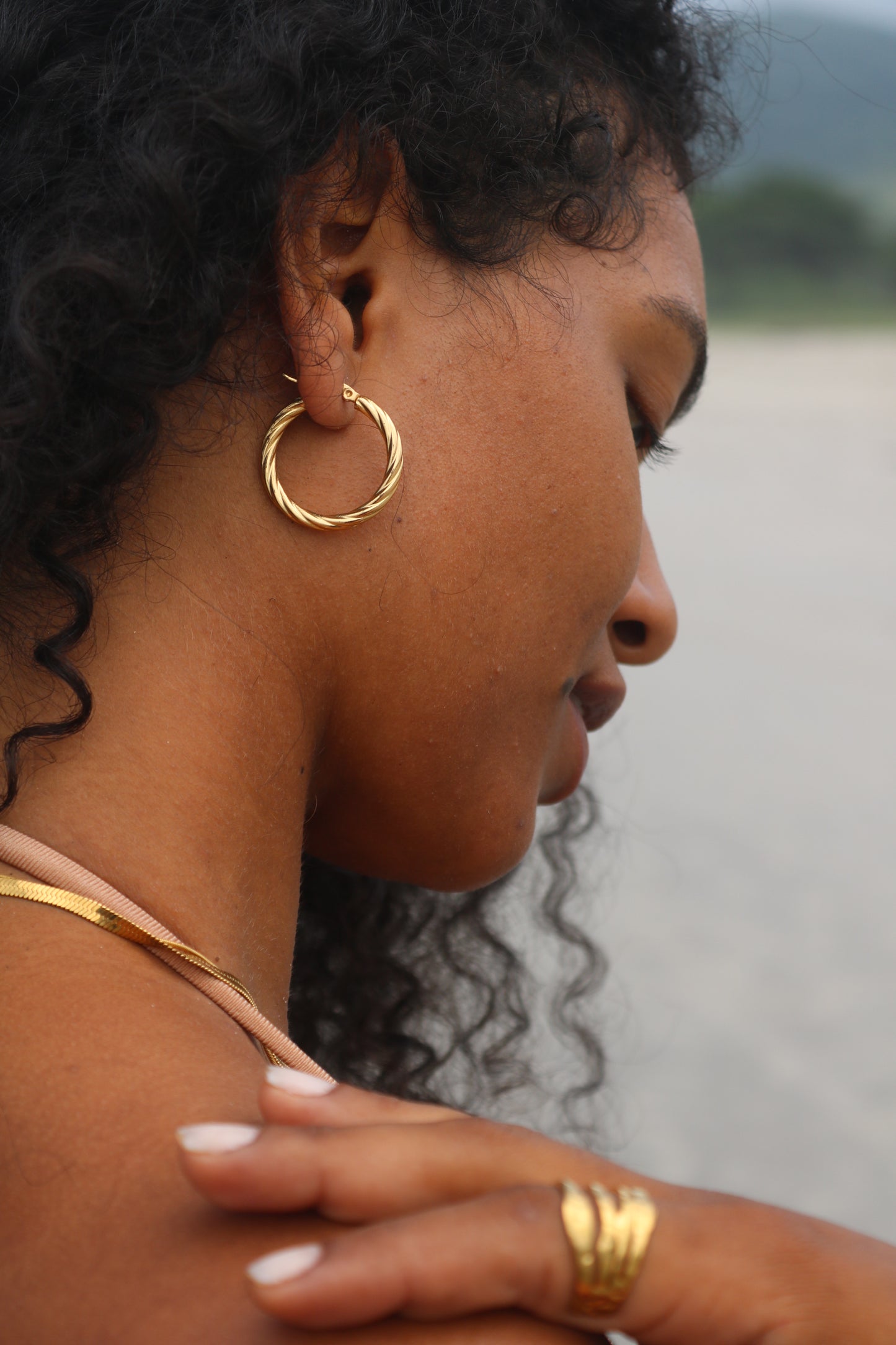 Boucles d’oreilles en cerceau d’or de taille moyenne, boucles d’oreilles en cerceau en or épais, boucles d’oreilles en cerceau épais