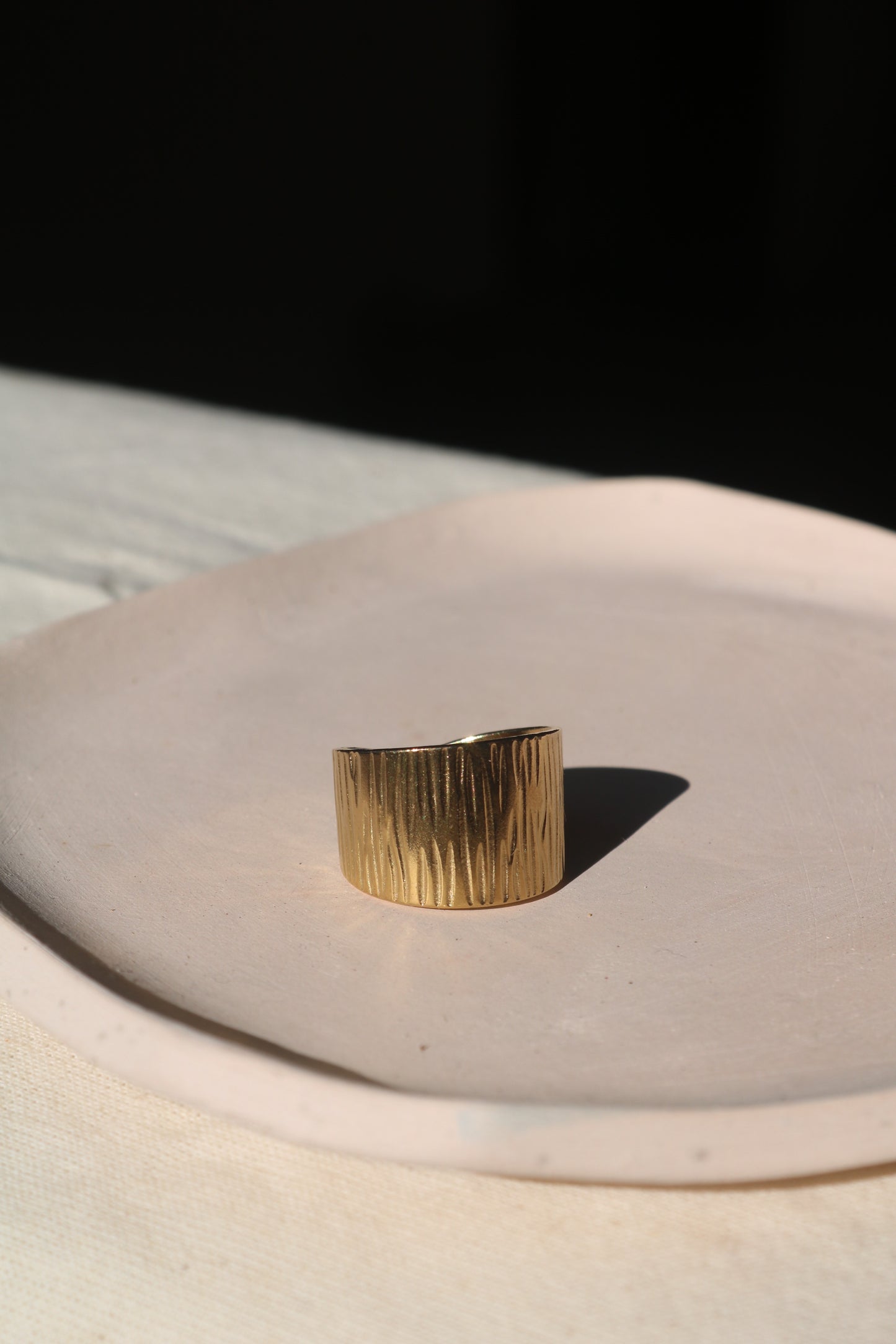 Wide Ribbed Chunky Ring