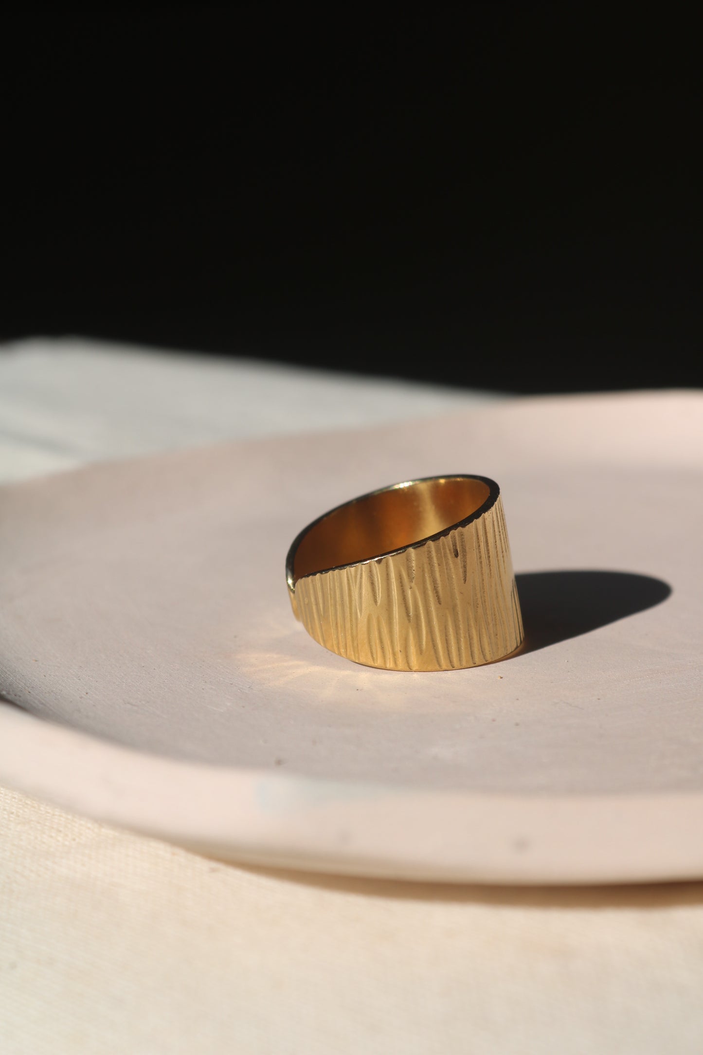 Wide Ribbed Chunky Ring