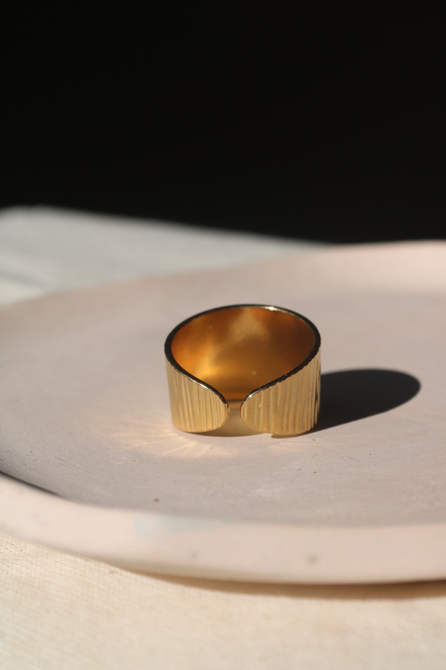 Wide Ribbed Chunky Ring