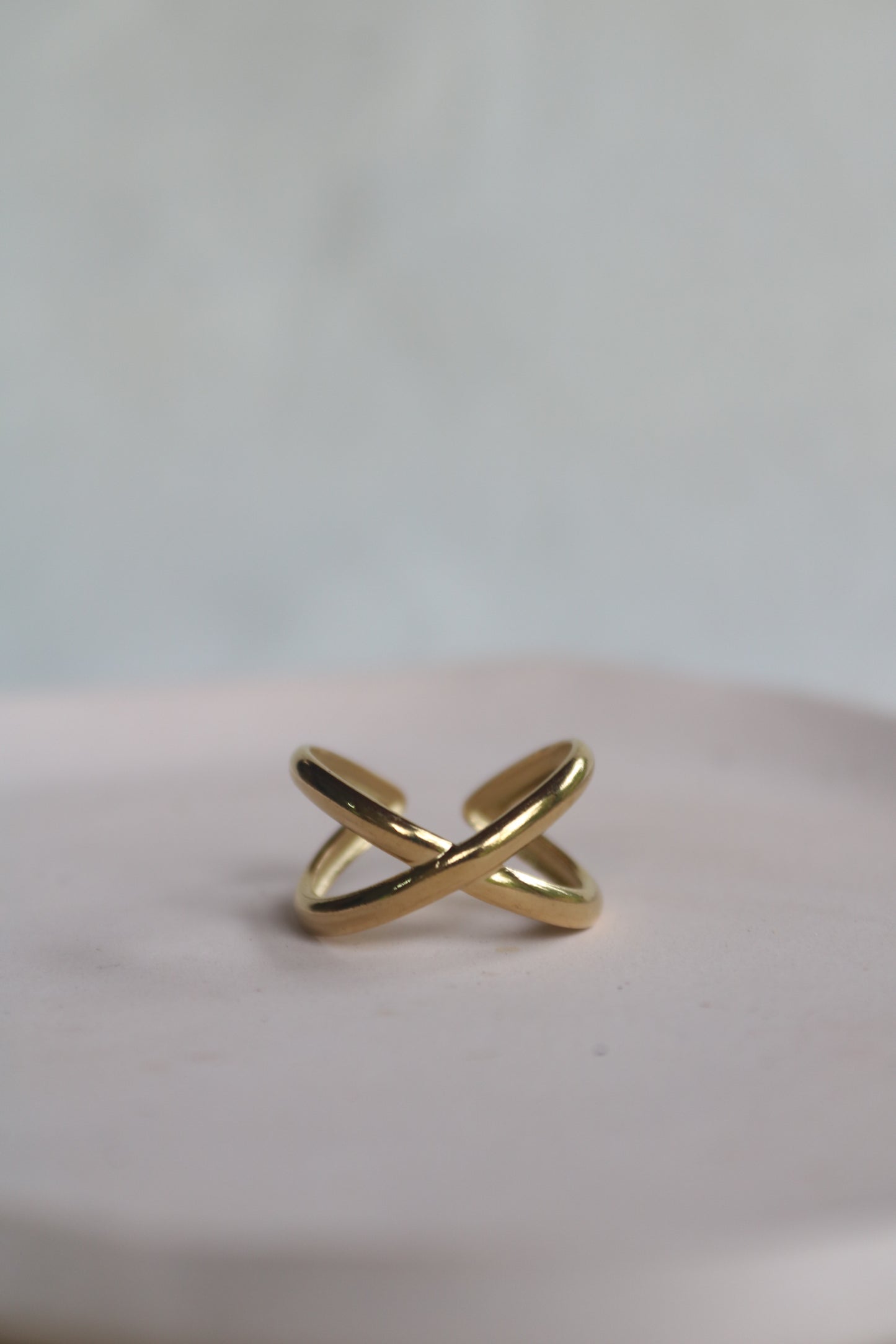 Golden Criss Cross Ring made of 18k stainless steel