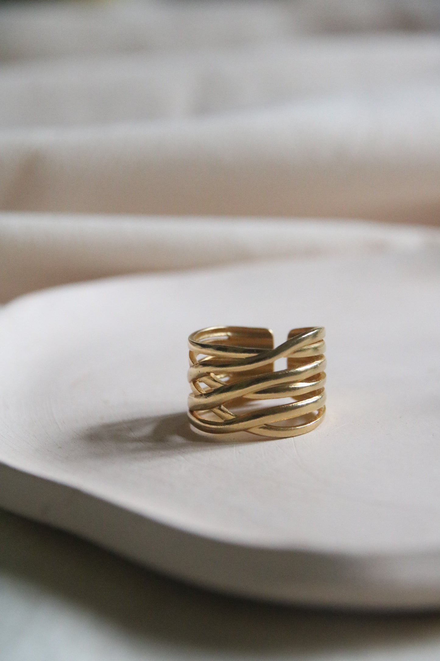 Multi-row cross ring gold, wide gold ring