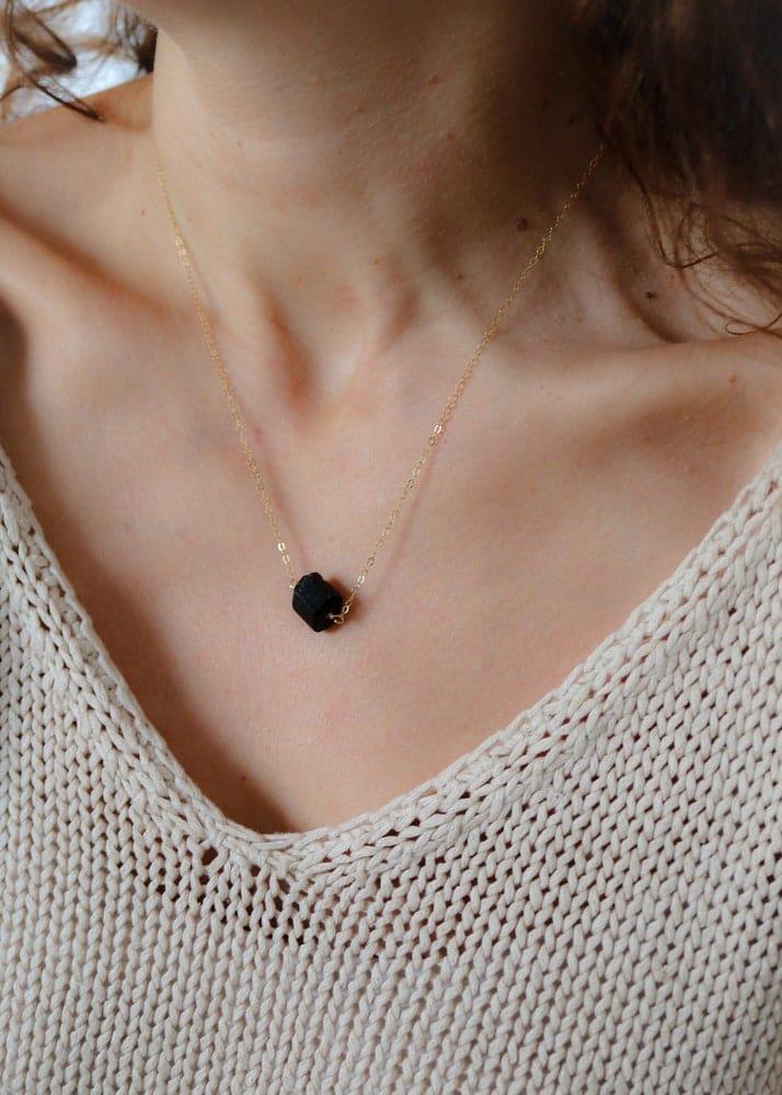 Collier en or pendentif tourmaline noire brute avec cristal tourmaline