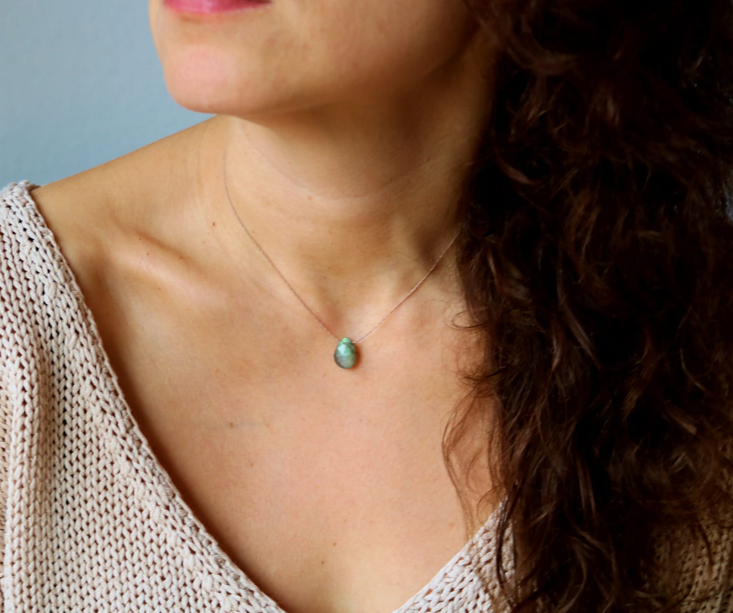 Collier en soie avec pendentif labradorite