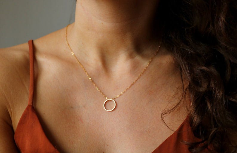 Collier en or avec cercle, collier aux formes géométriques, collier cercle de karma Dainty
