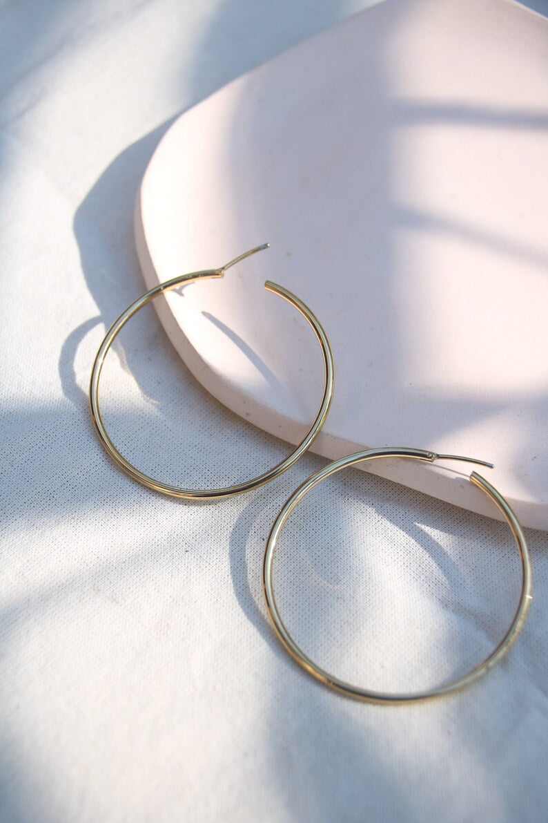 Grandes boucles d'oreilles créoles dorées de 5 cm en acier inoxydable 18 carats | Boucles d'oreilles créoles infinies | Boucles d’oreilles cerceau de déclaration | Boucles d'oreilles élégantes pour femmes