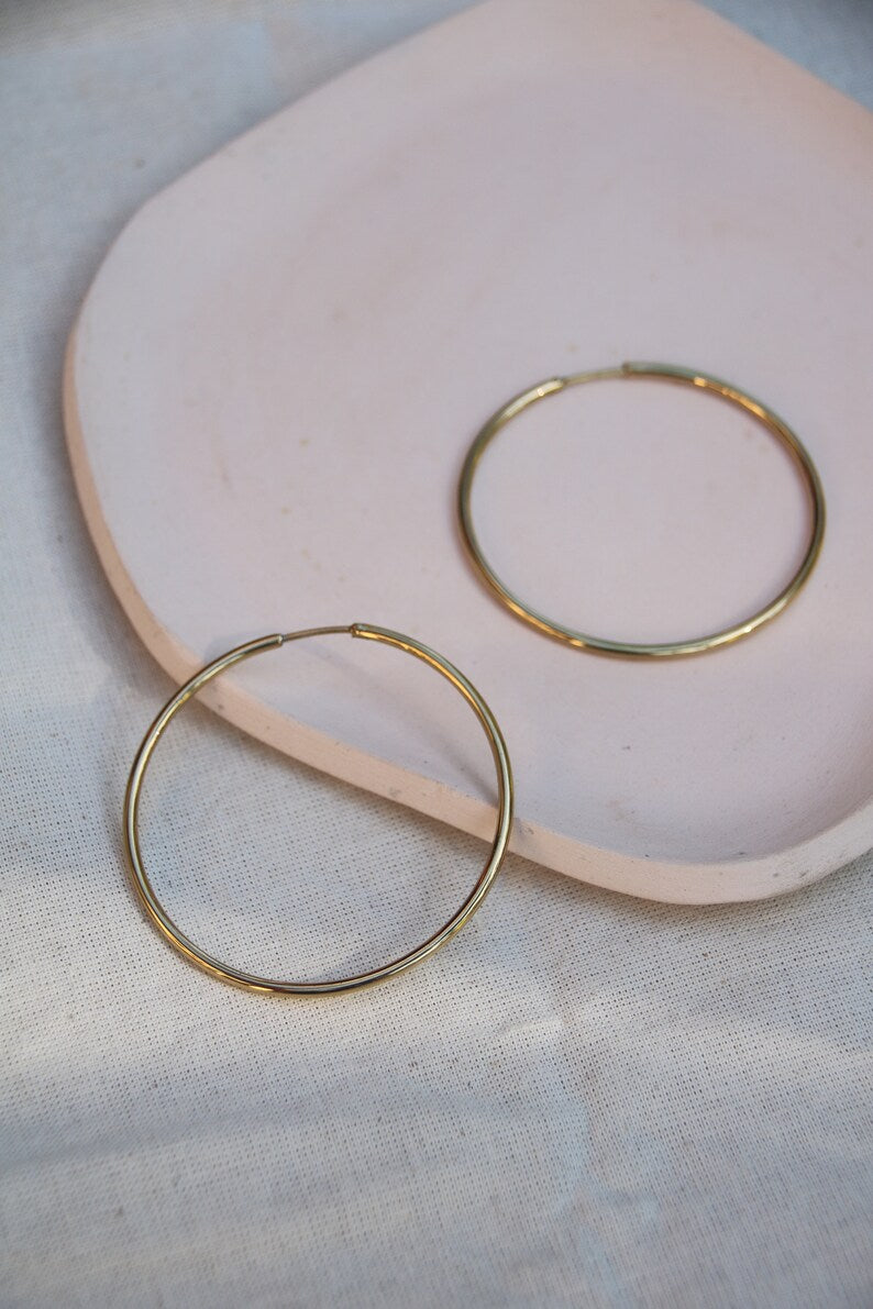 Grandes boucles d'oreilles créoles dorées de 5 cm en acier inoxydable 18 carats | Boucles d'oreilles créoles infinies | Boucles d’oreilles cerceau de déclaration | Boucles d'oreilles élégantes pour femmes