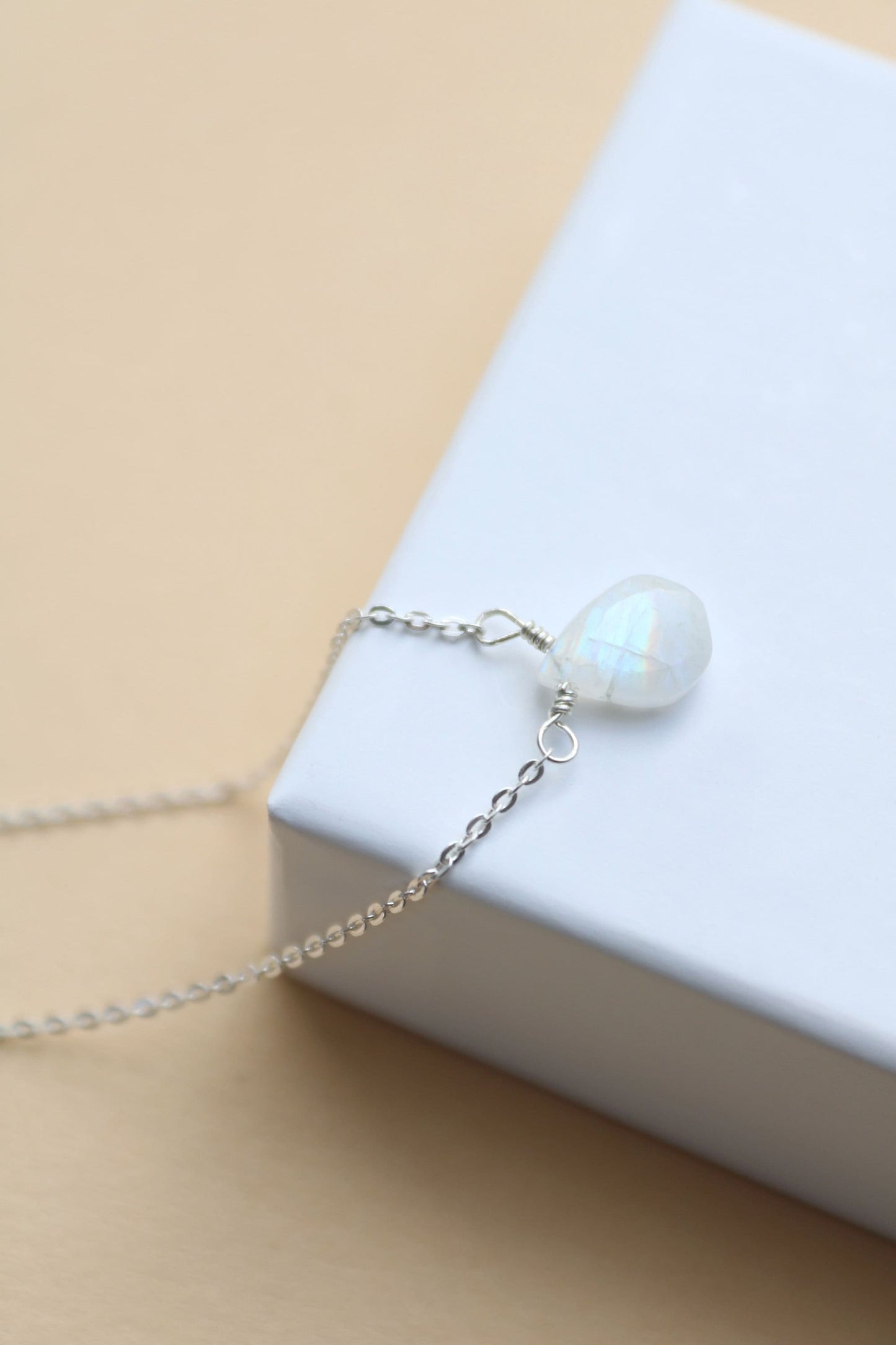 Collier argent avec pierre de lune arc-en-ciel, chaîne pierre de lune