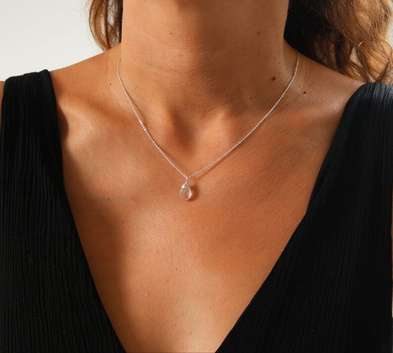 petite chaîne en argent pendentif quartz rose, chaîne avec pierre