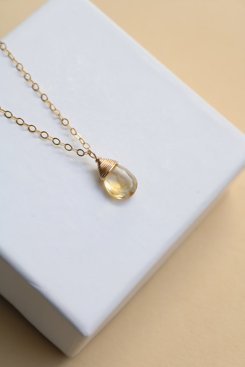 Collier en or avec pendentifs citrine, collier en or avec citrine en pierre précieuse, collier en or avec pierre de naissance de novembre