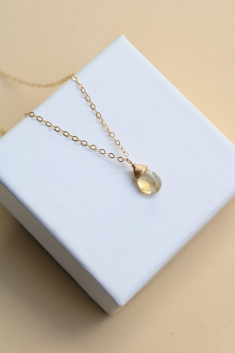 Collier en or avec pendentifs citrine, collier en or avec citrine en pierre précieuse, collier en or avec pierre de naissance de novembre