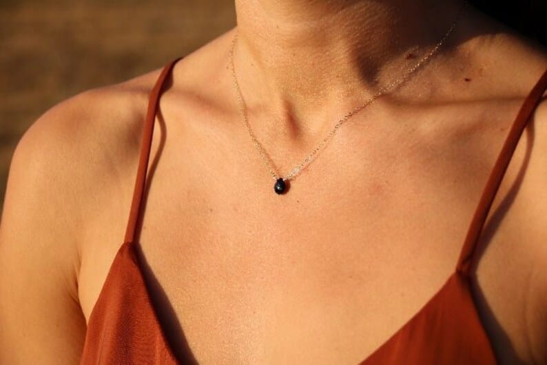Collier en or avec pierre noire, Bijoux Spinelle Noir