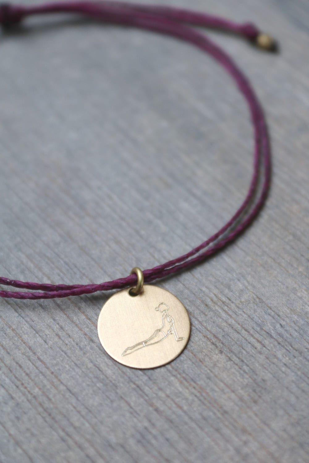 Bracelet pour les amateurs de yoga, bracelet fin de yoga