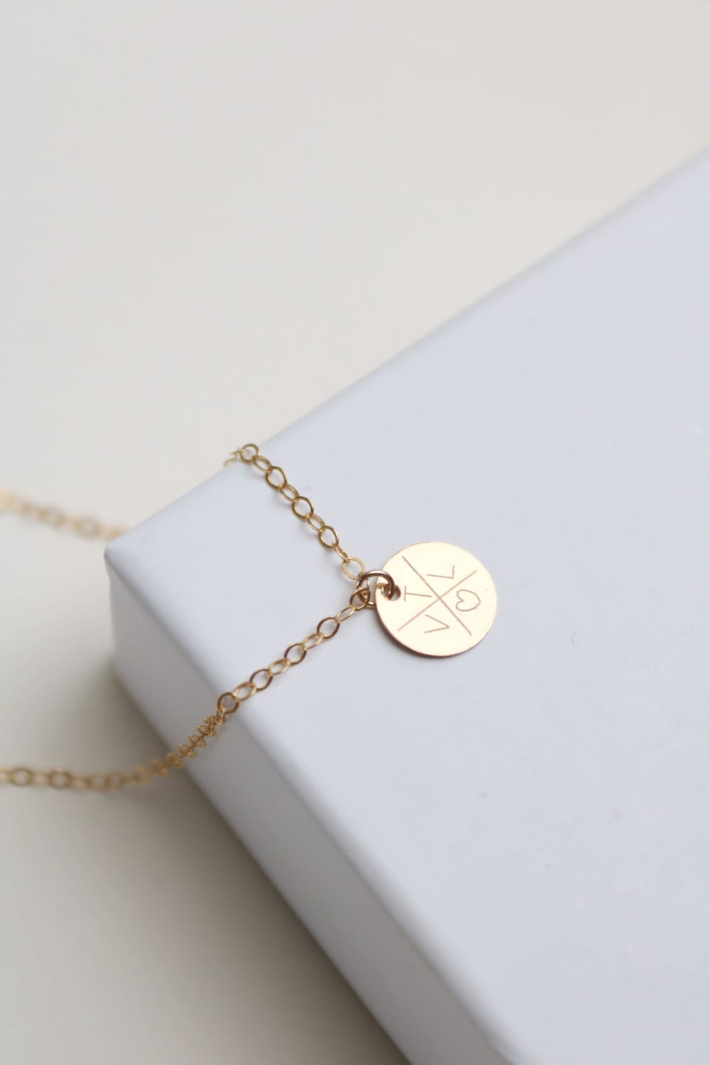 Collier personnalisé avec plaque de gravure de 10 mm en or ou en argent