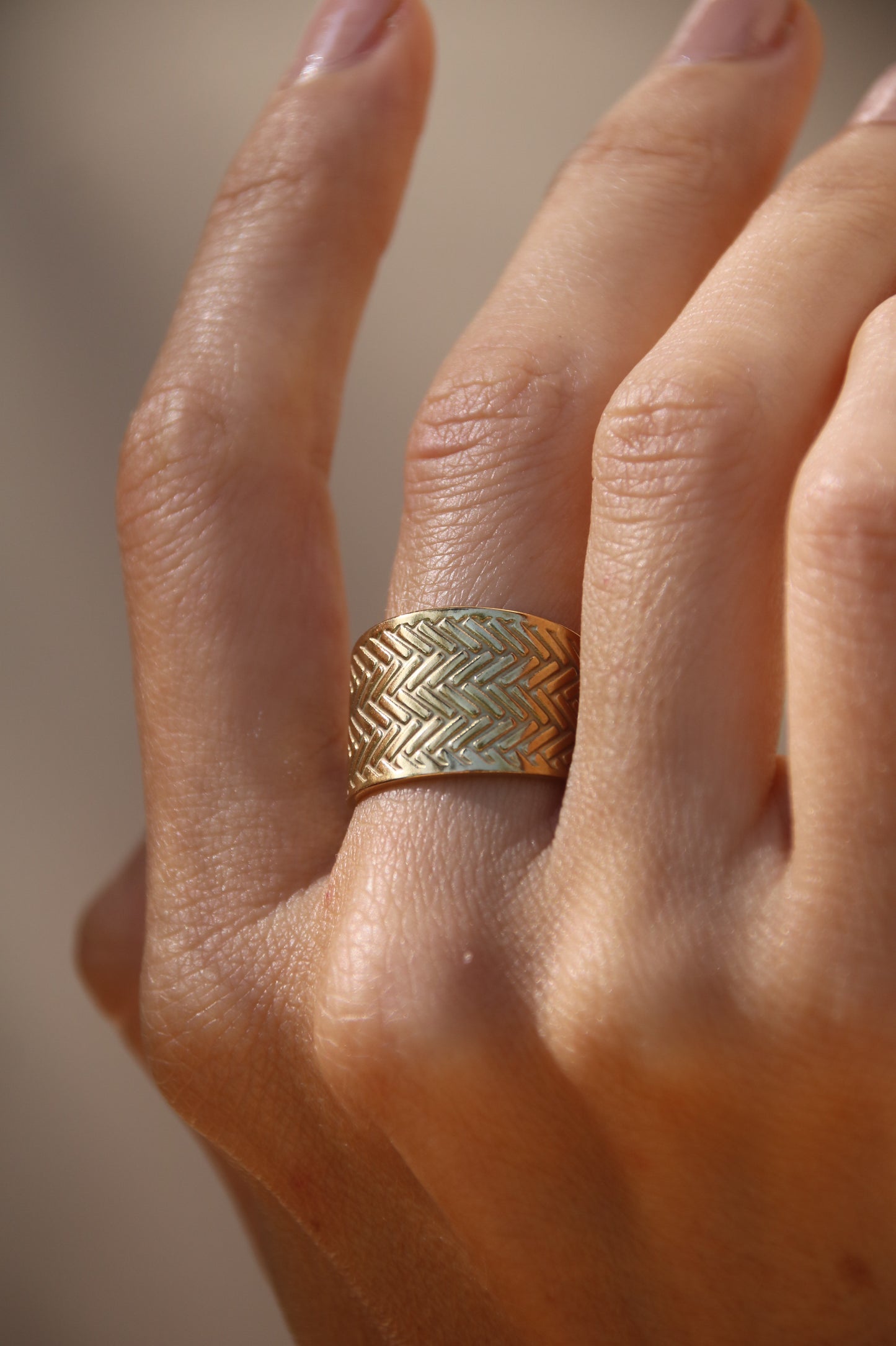 Breiter 18k vergoldeter Edelstahlring Verstellbar Wasserfest Positiva Jewelry