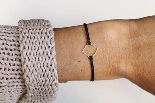 Zarte Armband mit quadratischem Mittelstück